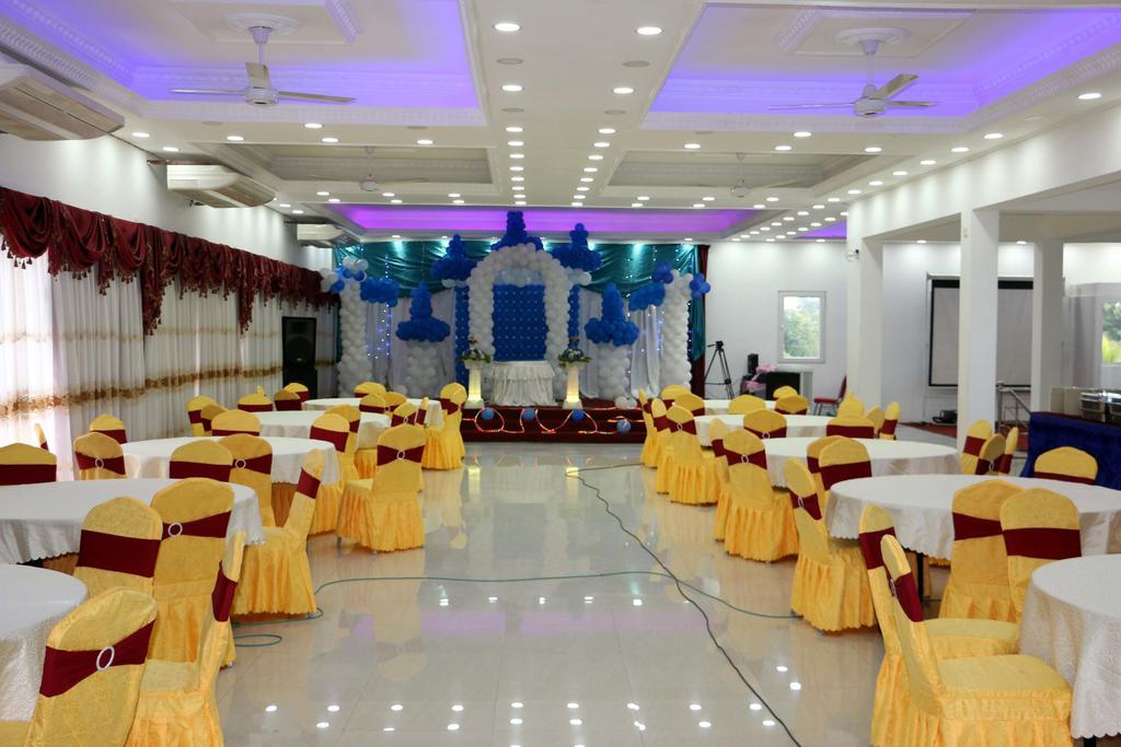 Us Hotel Jaffna Extérieur photo