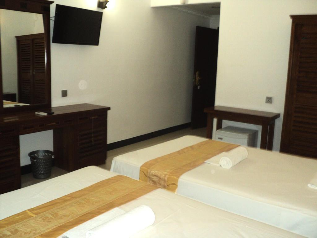 Us Hotel Jaffna Extérieur photo